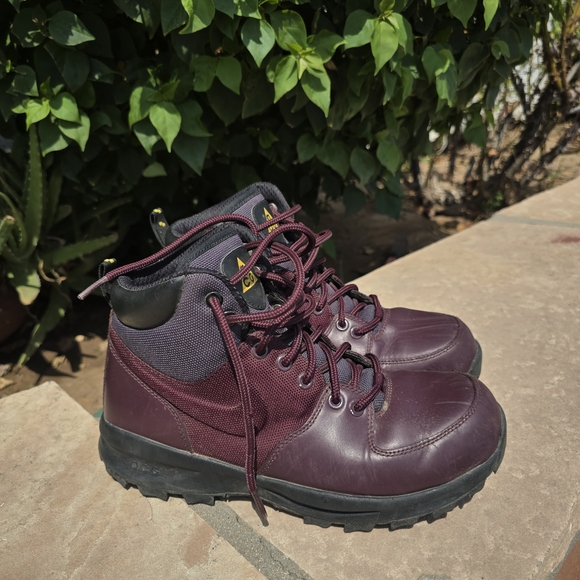 RARE ACG Nike Men's Dark Burgundy Hiking Boots Wine Hi Top - Manoa - Picture 1 of 8
